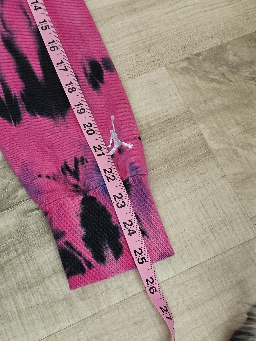Jordan Tie-Dye Pullover Hoodie in Blue, Dark Blue & Pink - Picture 6 of 8